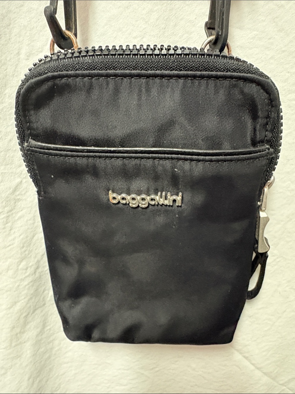 Baggallini Black Nylon Crossbody Phone Pouch